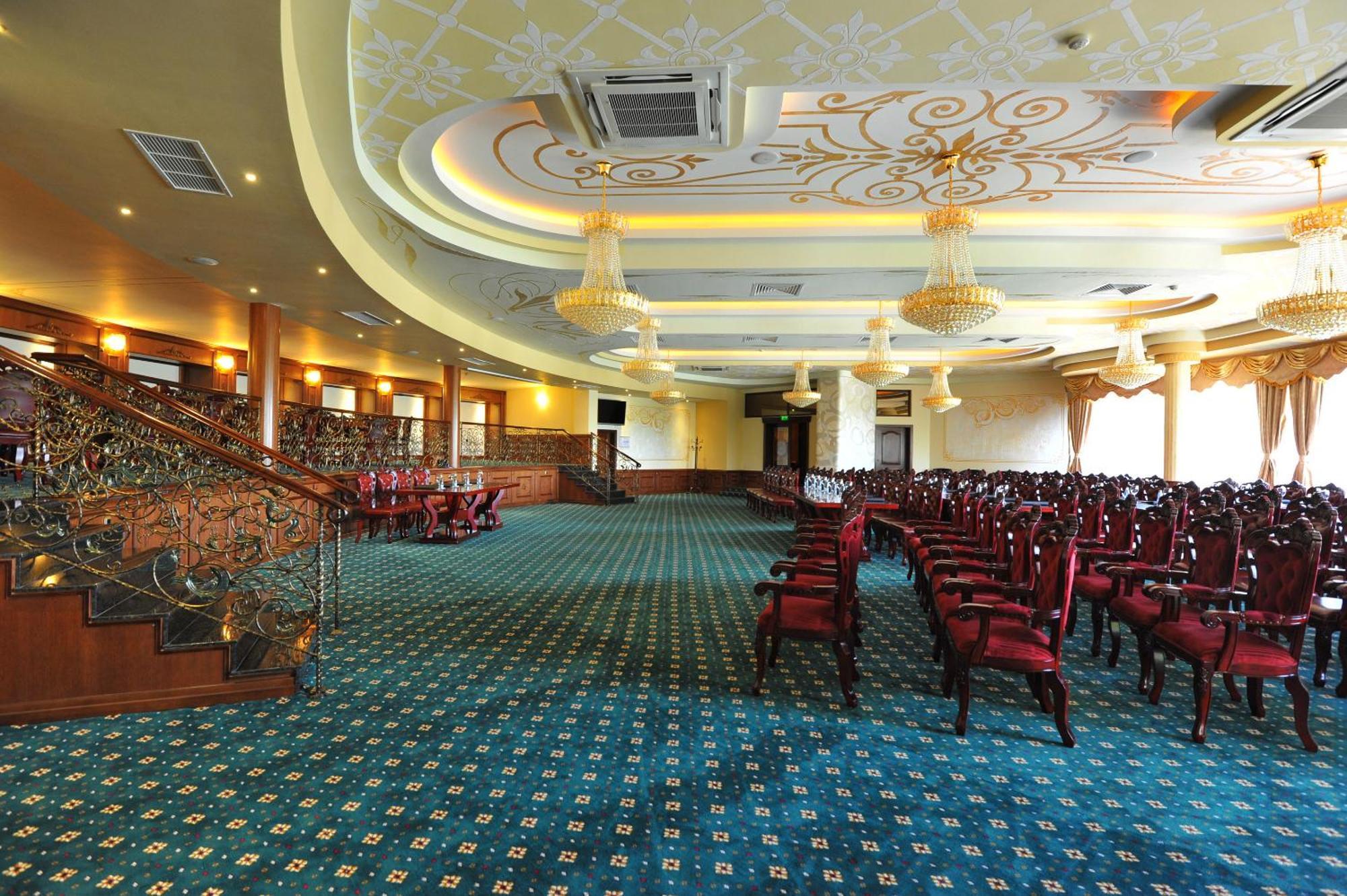 Park Hotel Stara Zagora Exterior photo The interior of the main hall