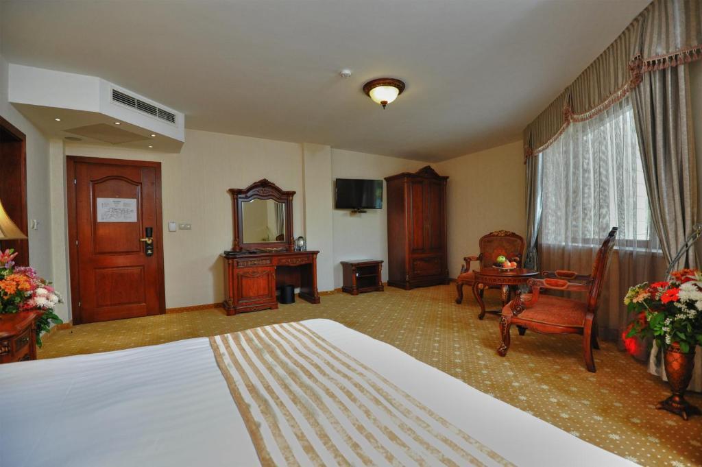 Park Hotel Stara Zagora Exterior photo A room at the hotel
